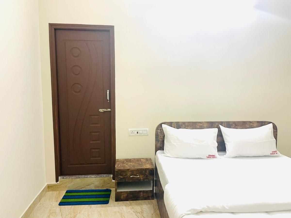 Lsr Service Apartments Tirupati Extérieur photo