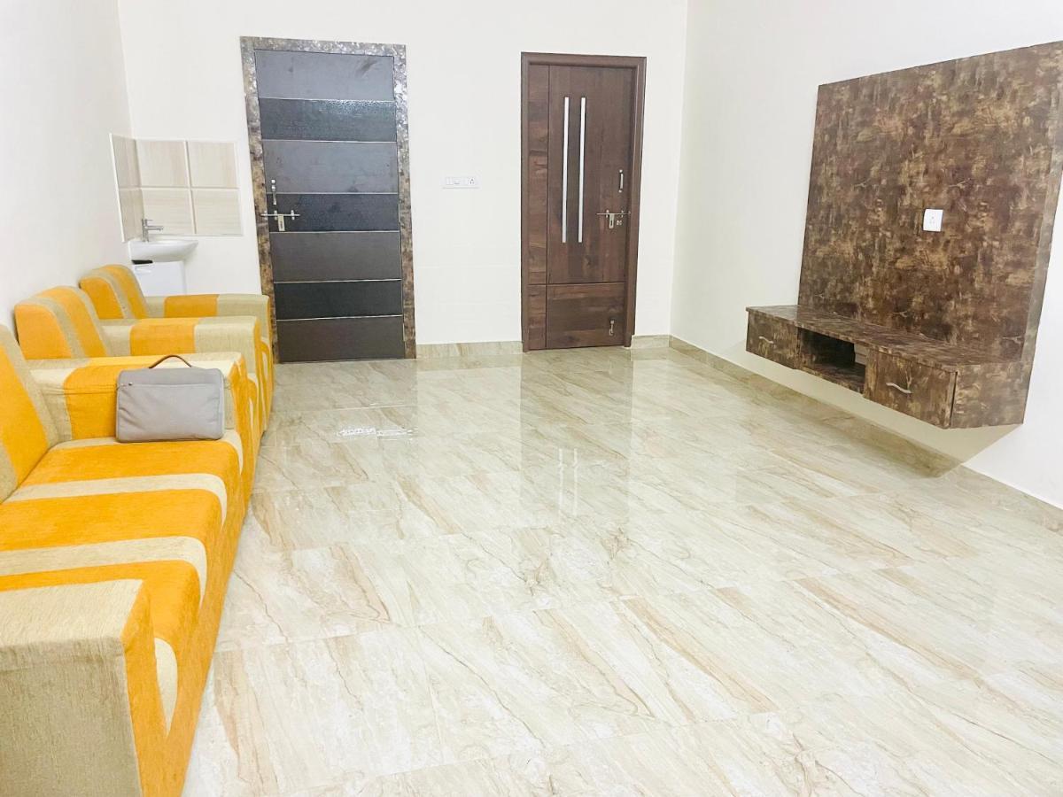 Lsr Service Apartments Tirupati Extérieur photo